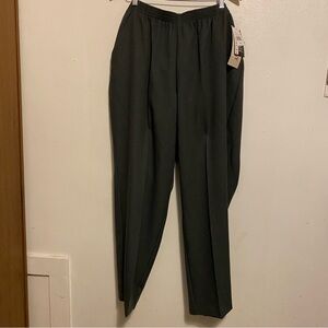 Donnkenny Woman Pants Size 24W Average Length Charcoal Color pull On Stretch New